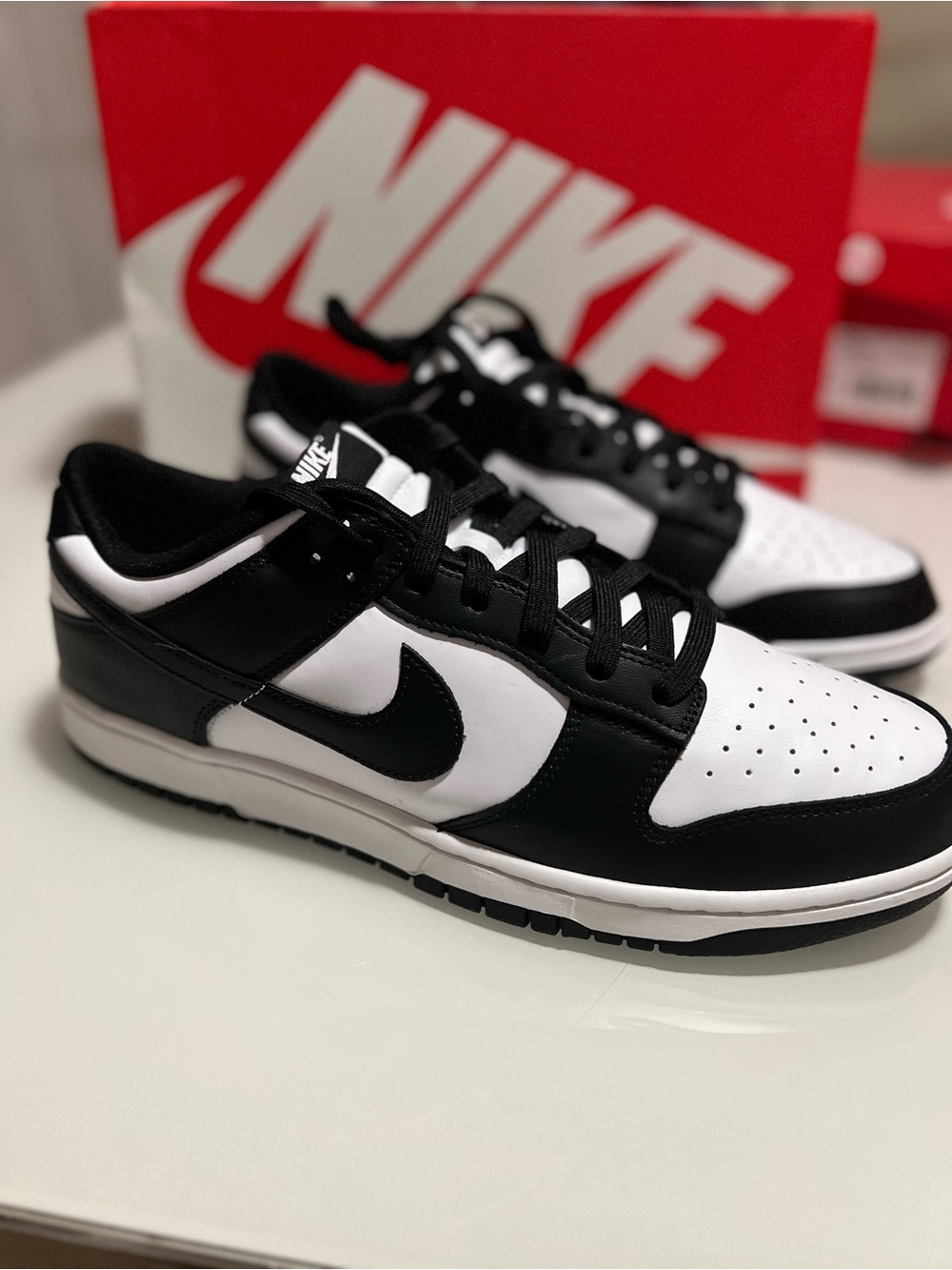 Nike Black and White Low-Top DUNK LOW RETRO SZ 13 Sneakers - Picture 3 of 8